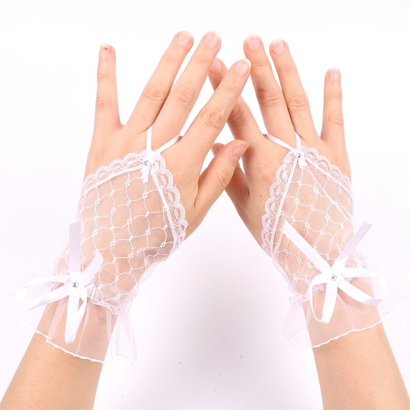 Women'S Wedding Accessories - Elegant Lace Short Bridal Gloves Fingerless