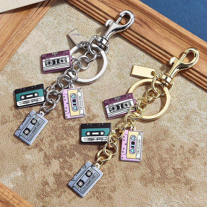 Vintage Cassette Tape Keychain - Women'S Accessories In The 90S 评论和价格